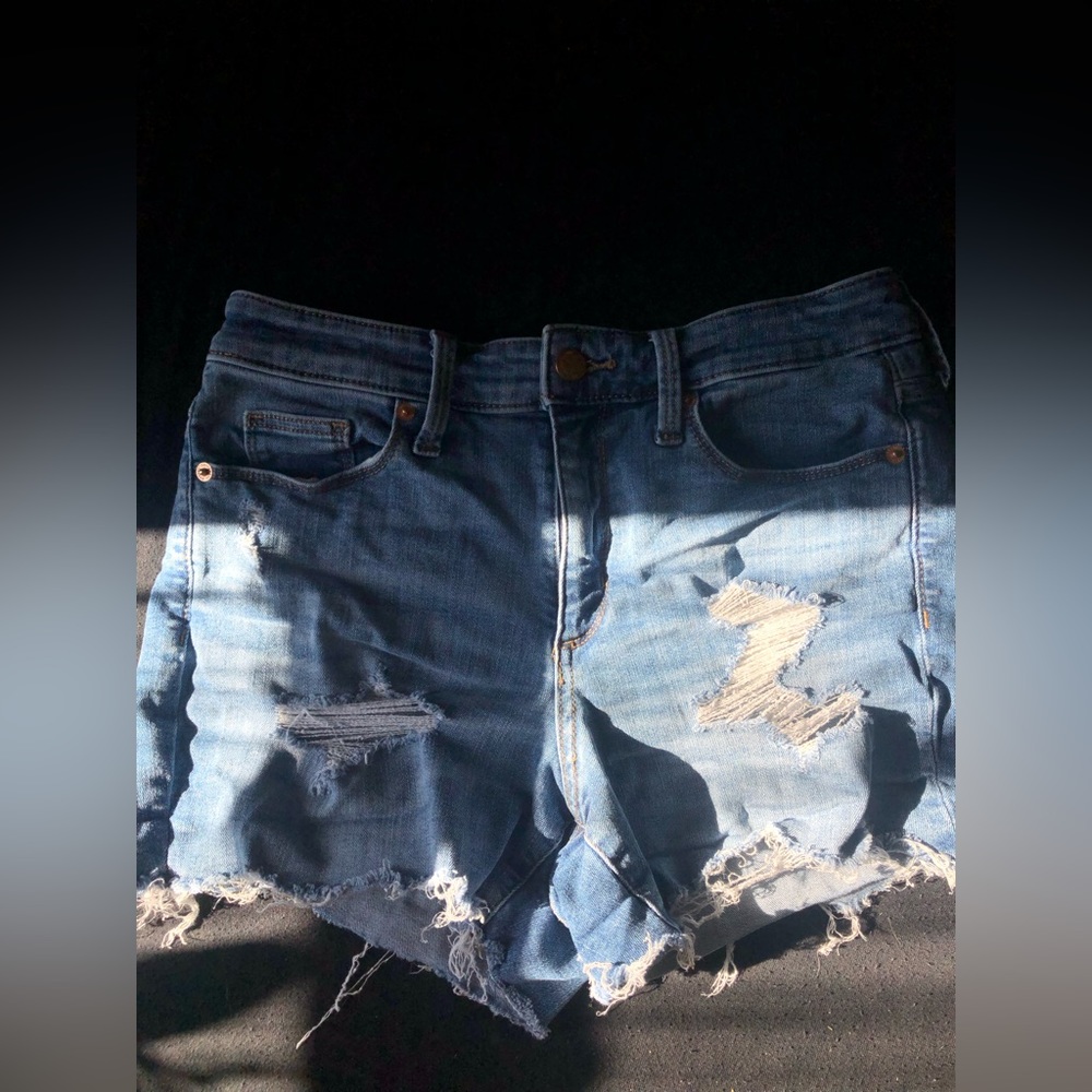 Universal Thread Shorts🖤